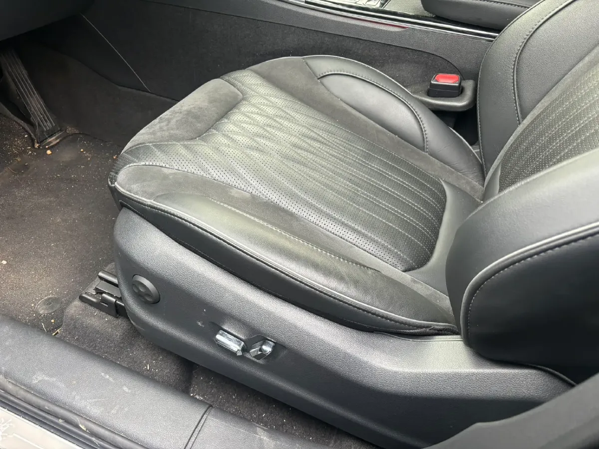 2022 HongQi HS5 2.0T 224HP L4 6AT,autocango,china used car exporter,china ev exporter,chinese used car exporter,chinese used ev exporter