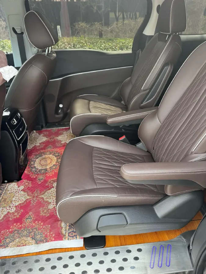 2022 Buick GL8 2.0T 237HP L4 9AT,autocango,china used car exporter,china ev exporter,chinese used car exporter,chinese used ev exporter