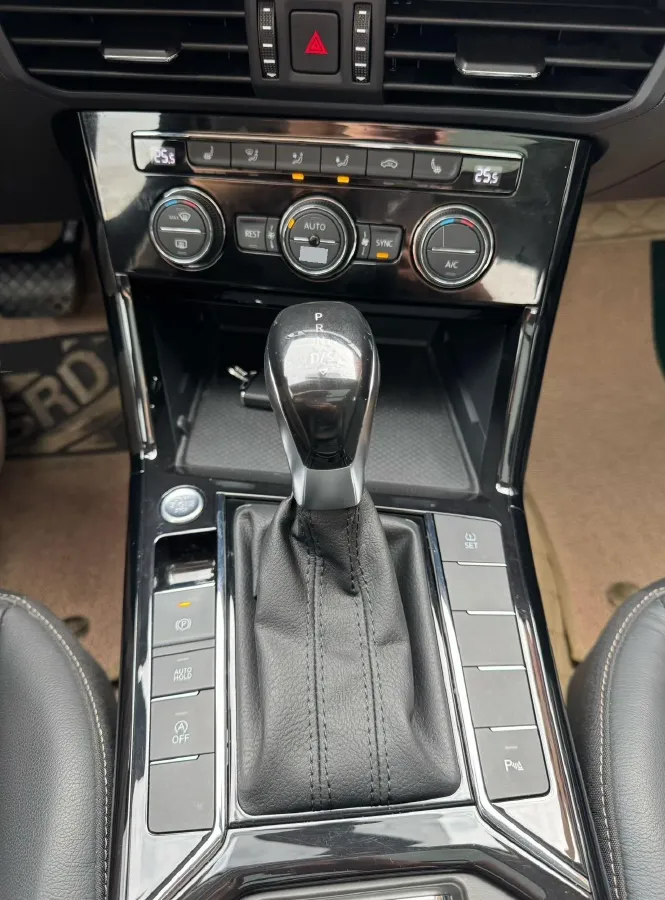 2019 Skoda Kodiak 2.0T 186HP L4 7DCT,autocango,china used car exporter,china ev exporter,chinese used car exporter,chinese used ev exporter