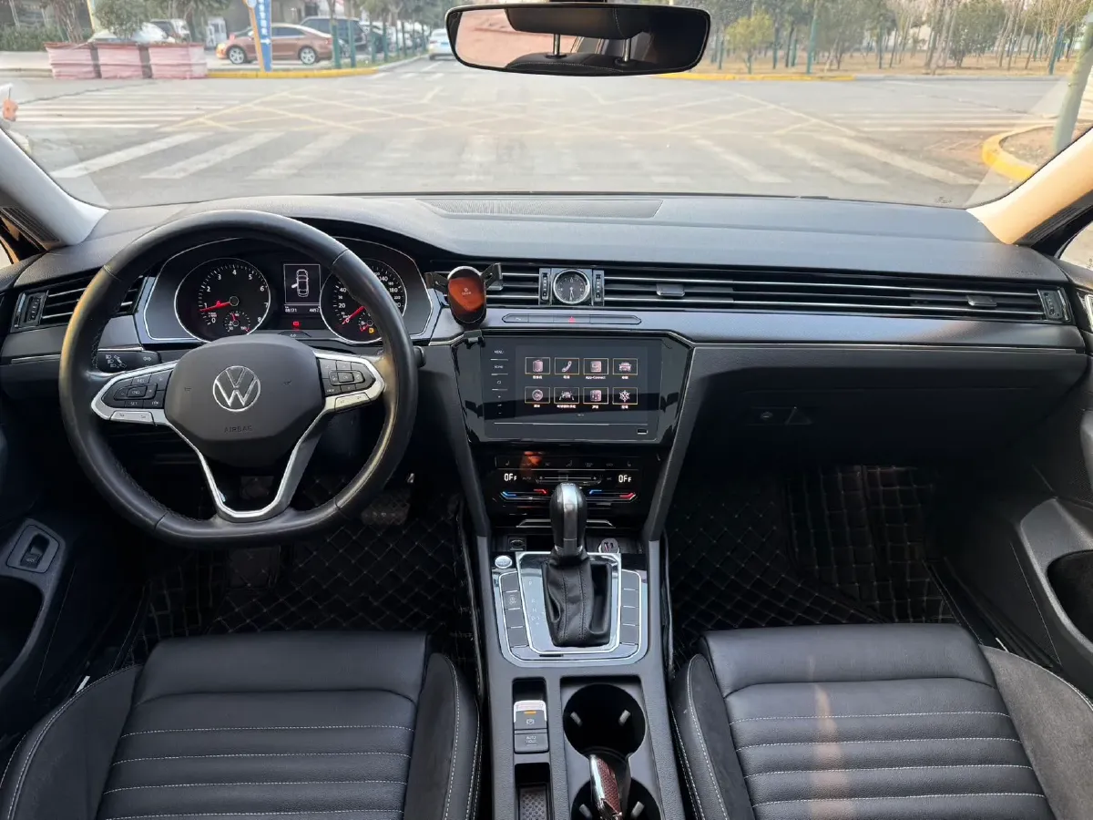 2020 Volkswagen Magotan 2.0T 186HP L4 7DCT,autocango,china used car exporter,china ev exporter,chinese used car exporter,chinese used ev exporter
