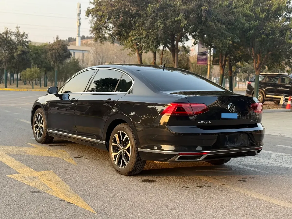 2020 Volkswagen Magotan 2.0T 186HP L4 7DCT,autocango,china used car exporter,china ev exporter,chinese used car exporter,chinese used ev exporter