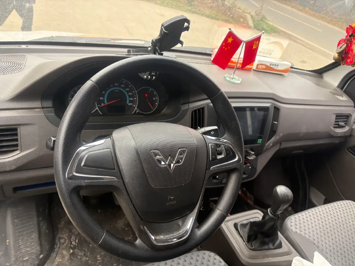 2021 WuLing RongGuang New Truck 1.8L 125HP L4 5MT,autocango,china used car exporter,china ev exporter,chinese used car exporter,chinese used ev exporter