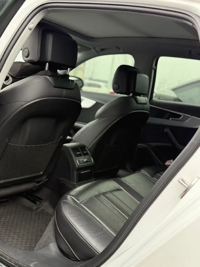 2023 Audi A4L 2.0T 190HP L4 7DCT,autocango,china used car exporter,china ev exporter,chinese used car exporter,chinese used ev exporter