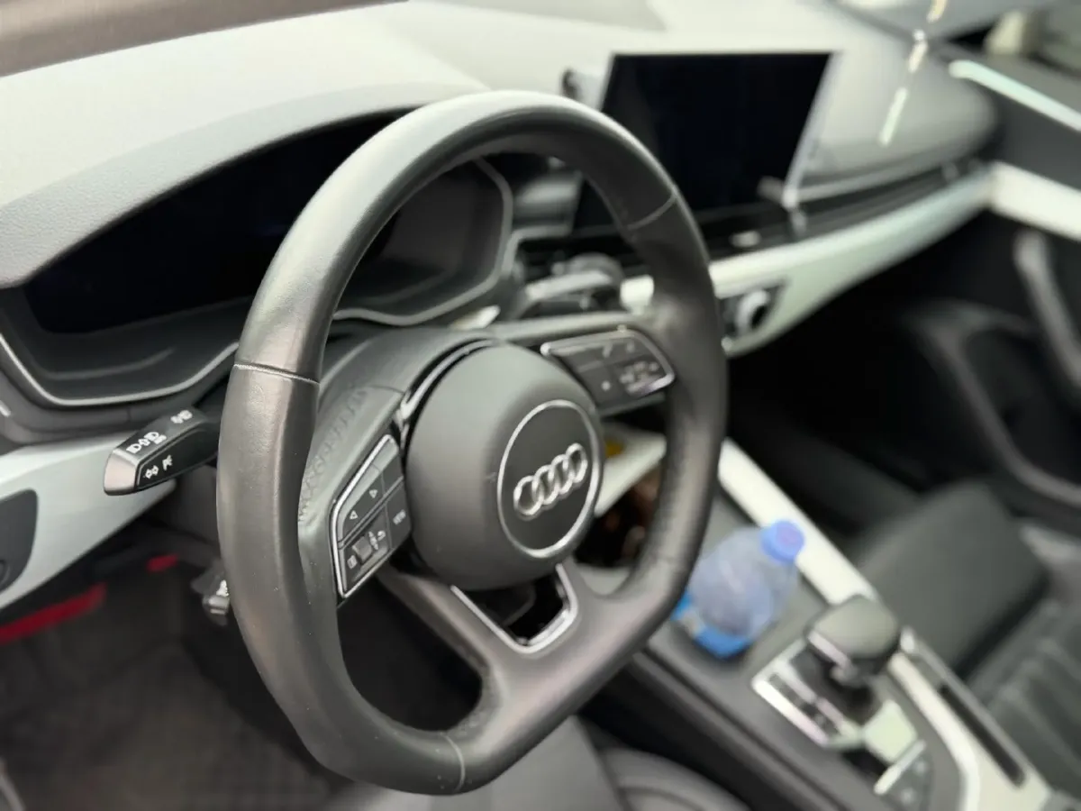 2023 Audi A4L 2.0T 190HP L4 7DCT,autocango,china used car exporter,china ev exporter,chinese used car exporter,chinese used ev exporter