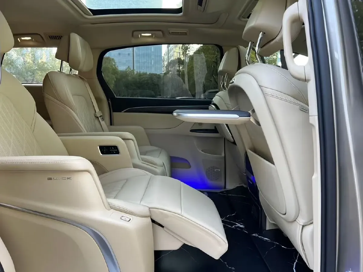 2023 Buick GL8 2.0T 237HP L4 9AT,autocango,china used car exporter,china ev exporter,chinese used car exporter,chinese used ev exporter