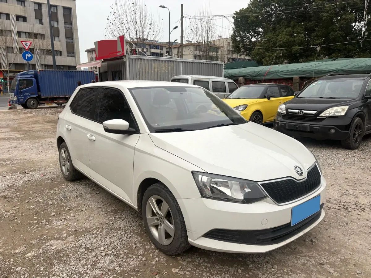 2017 Skoda Fabia 1.4L 90HP L4 6AT,autocango,china used car exporter,china ev exporter,chinese used car exporter,chinese used ev exporter