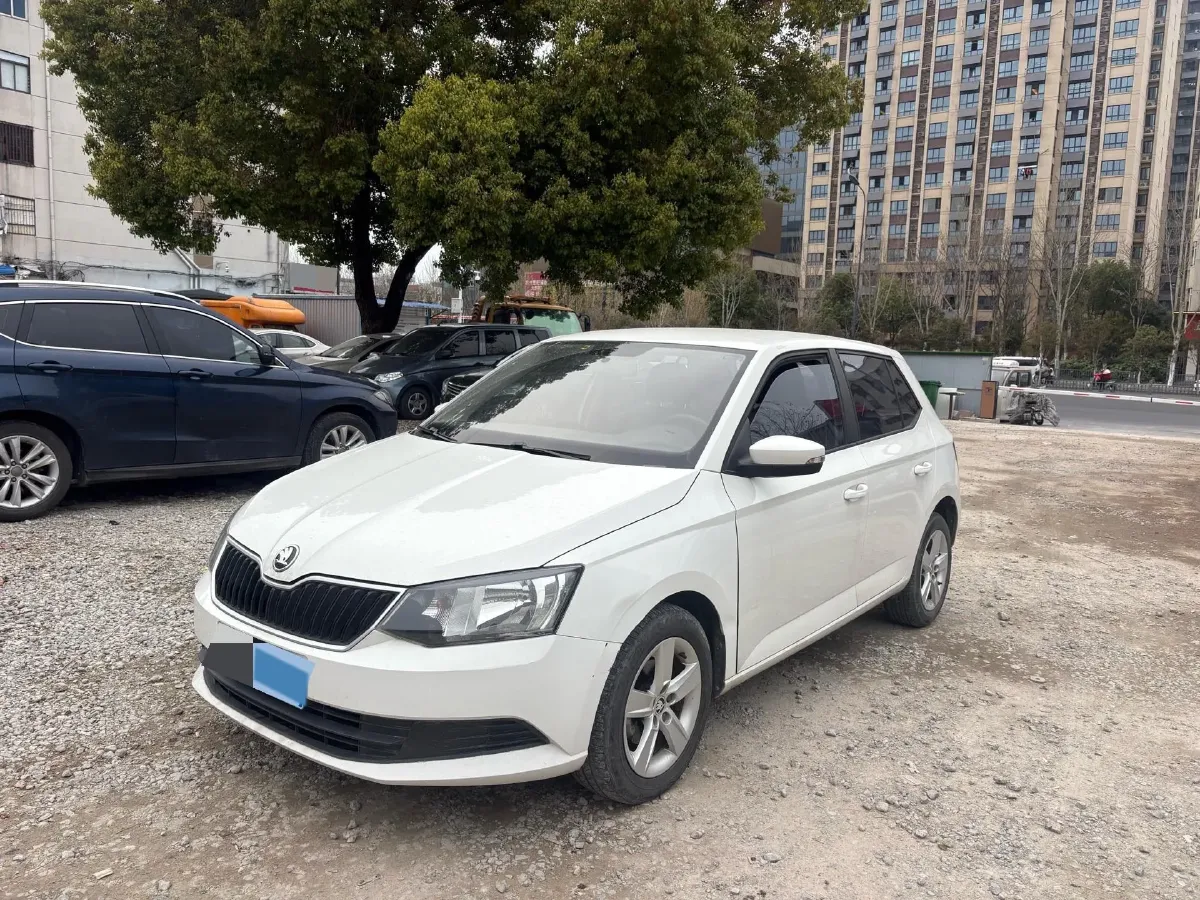 2017 Skoda Fabia 1.4L 90HP L4 6AT,autocango,china used car exporter,china ev exporter,chinese used car exporter,chinese used ev exporter
