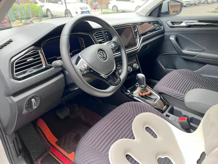 2021 Volkswagen T-Roc 1.4T 150HP L4 7DCT,autocango,china used car exporter,china ev exporter,chinese used car exporter,chinese used ev exporter