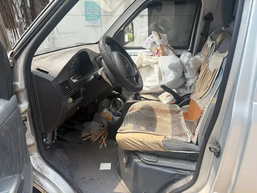 2021 WuLing RongGuang Mini Truck 1.5L 99HP L4 5MT,autocango,china used car exporter,china ev exporter,chinese used car exporter,chinese used ev exporter