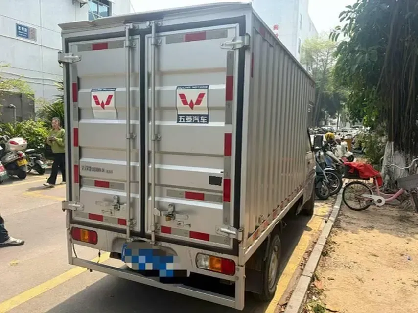 2021 WuLing RongGuang Mini Truck 1.5L 99HP L4 5MT,autocango,china used car exporter,china ev exporter,chinese used car exporter,chinese used ev exporter