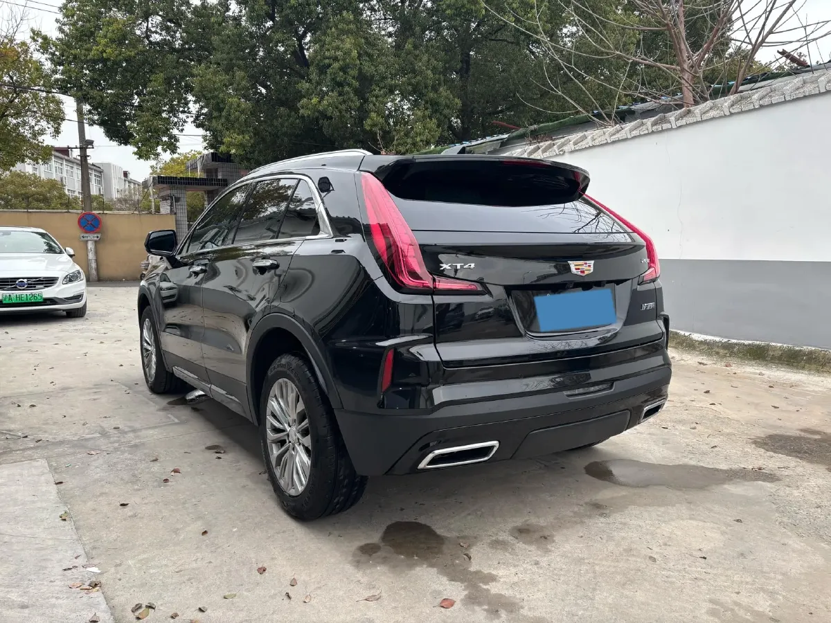 2024 Cadillac XT4 2.0T 237HP L4 9AT,autocango,china used car exporter,china ev exporter,chinese used car exporter,chinese used ev exporter