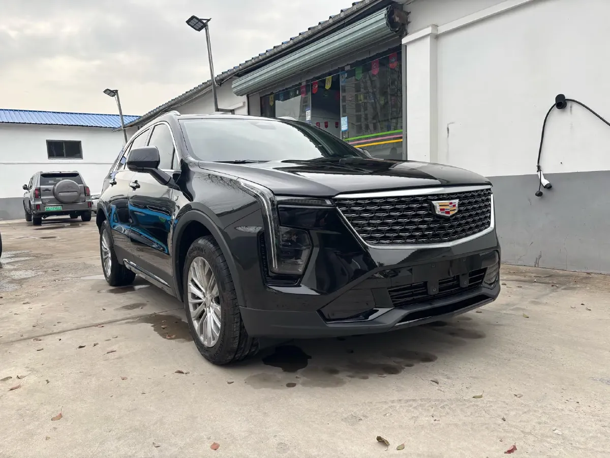 2024 Cadillac XT4 2.0T 237HP L4 9AT,autocango,china used car exporter,china ev exporter,chinese used car exporter,chinese used ev exporter