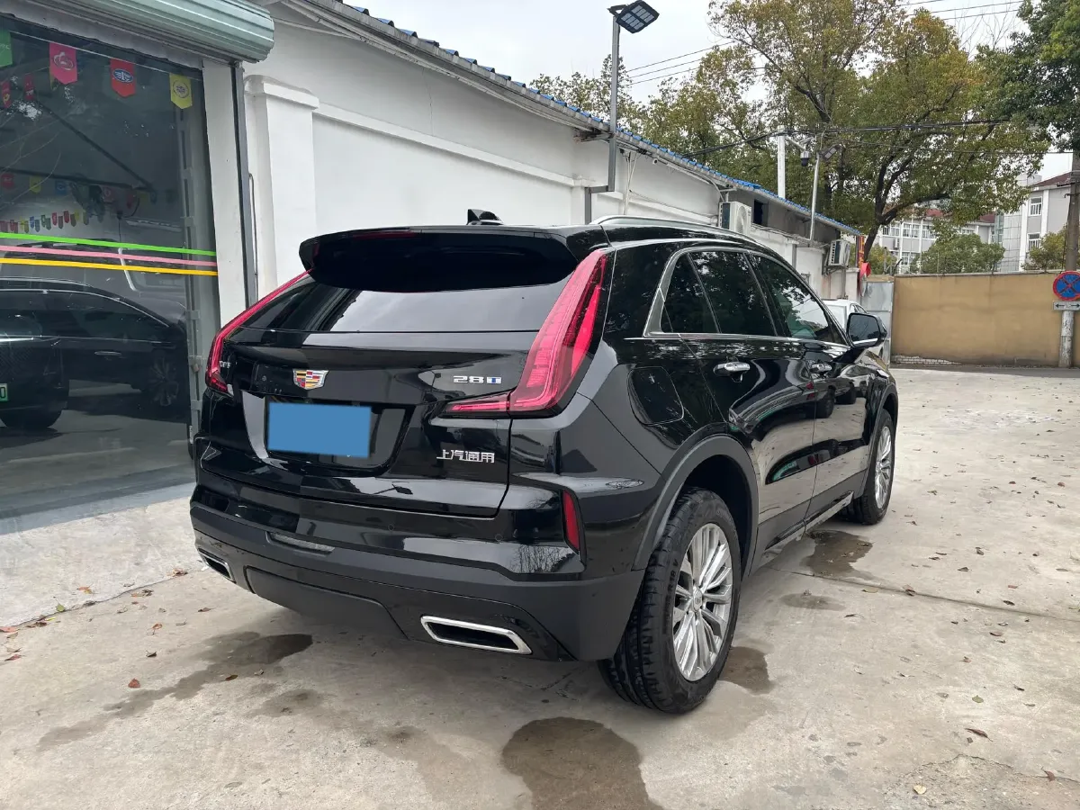 2024 Cadillac XT4 2.0T 237HP L4 9AT,autocango,china used car exporter,china ev exporter,chinese used car exporter,chinese used ev exporter