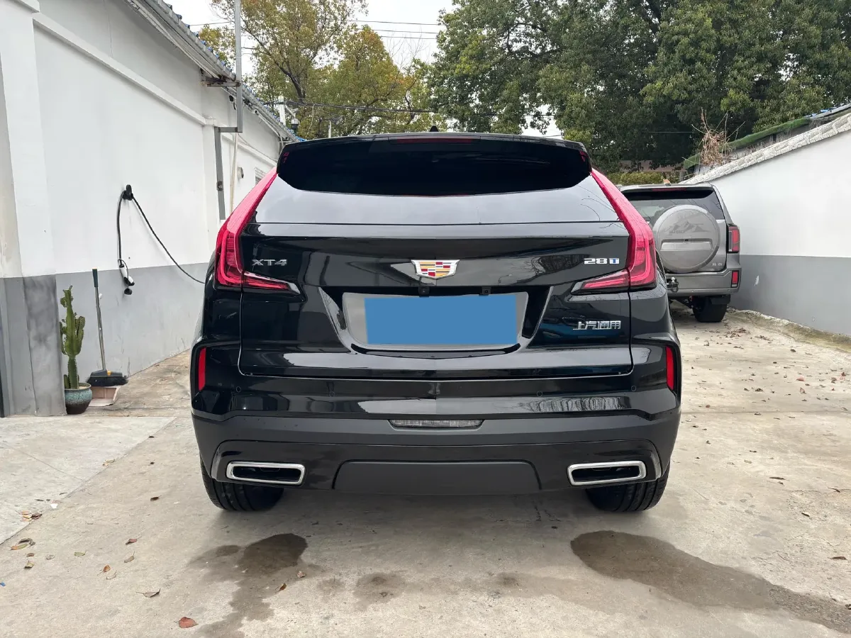 2024 Cadillac XT4 2.0T 237HP L4 9AT,autocango,china used car exporter,china ev exporter,chinese used car exporter,chinese used ev exporter