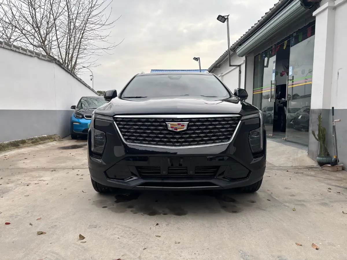 2024 Cadillac XT4 2.0T 237HP L4 9AT,autocango,china used car exporter,china ev exporter,chinese used car exporter,chinese used ev exporter
