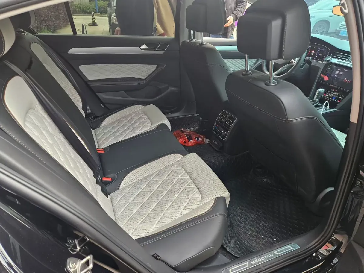 2024 Volkswagen Magotan 2.0T 186HP L4 7DCT,autocango,china used car exporter,china ev exporter,chinese used car exporter,chinese used ev exporter