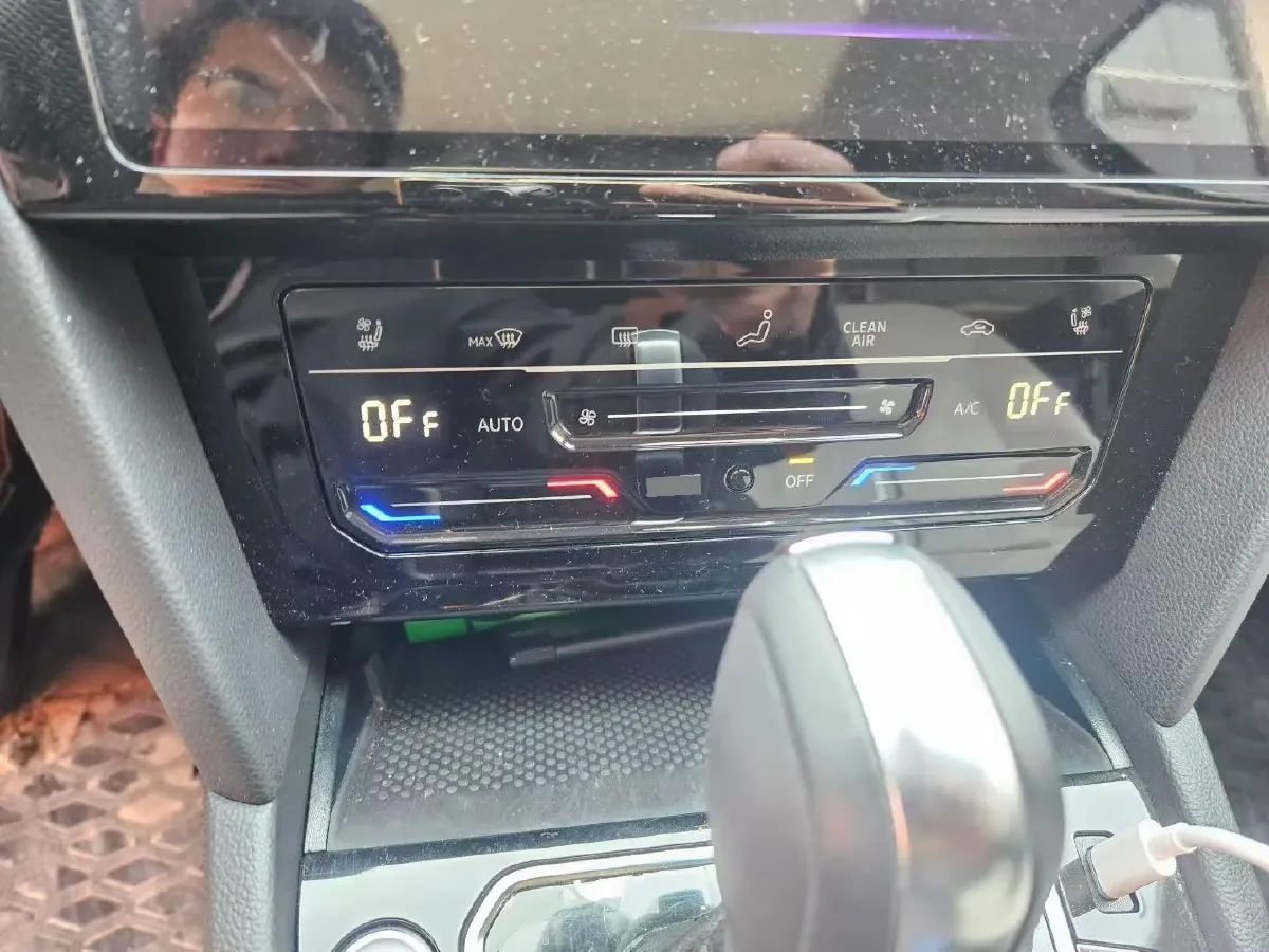 2024 Volkswagen Magotan 2.0T 186HP L4 7DCT,autocango,china used car exporter,china ev exporter,chinese used car exporter,chinese used ev exporter