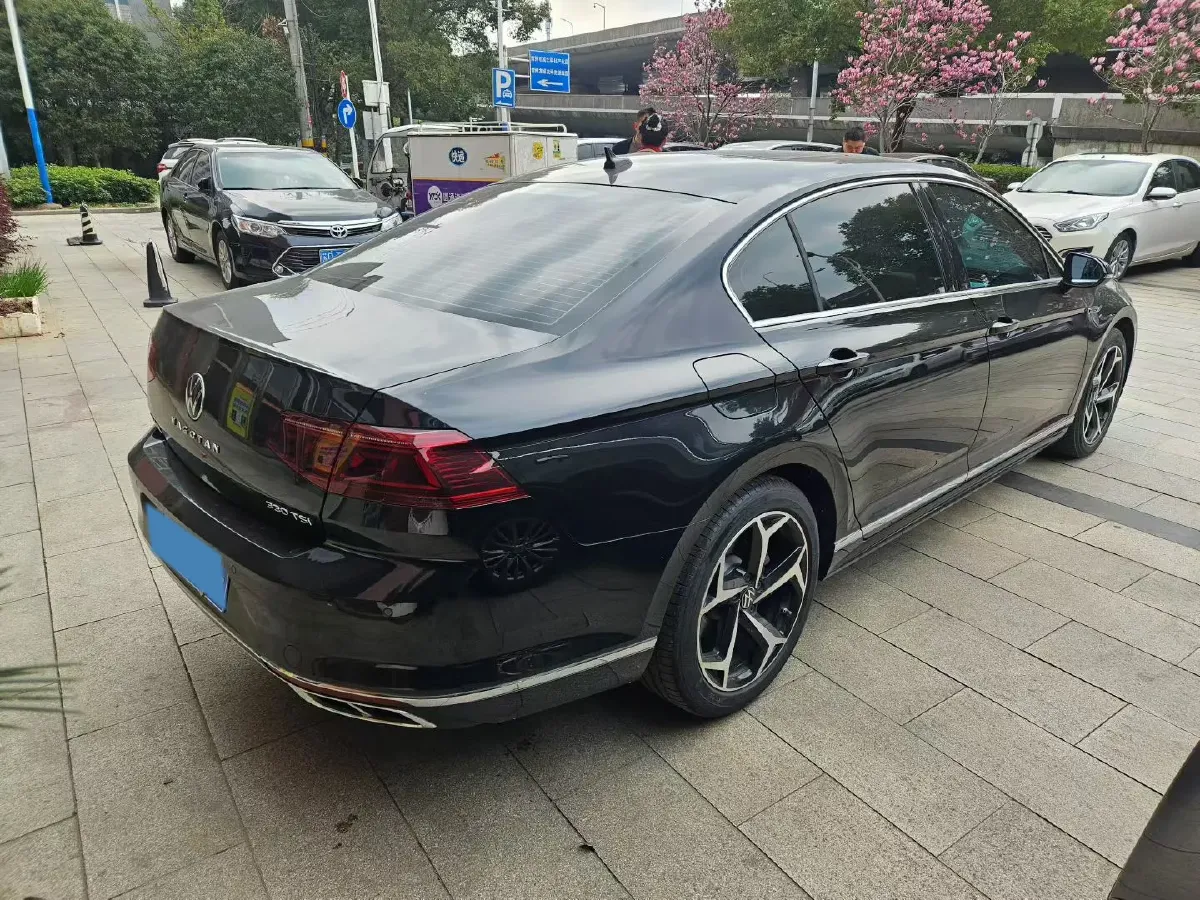 2024 Volkswagen Magotan 2.0T 186HP L4 7DCT,autocango,china used car exporter,china ev exporter,chinese used car exporter,chinese used ev exporter