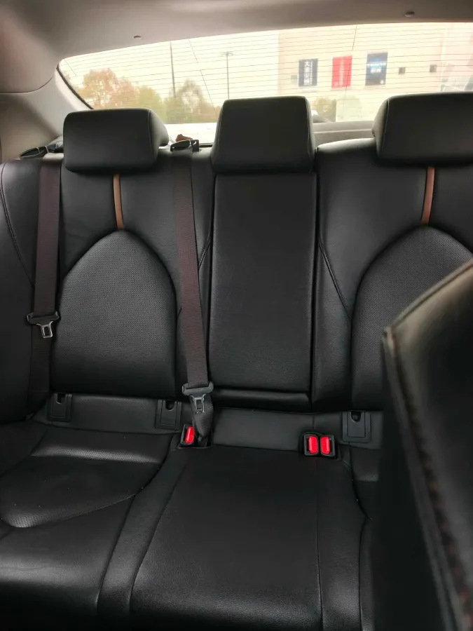 2021 Toyota Camry 2.5L 209HP L4 8AT,autocango,china used car exporter,china ev exporter,chinese used car exporter,chinese used ev exporter