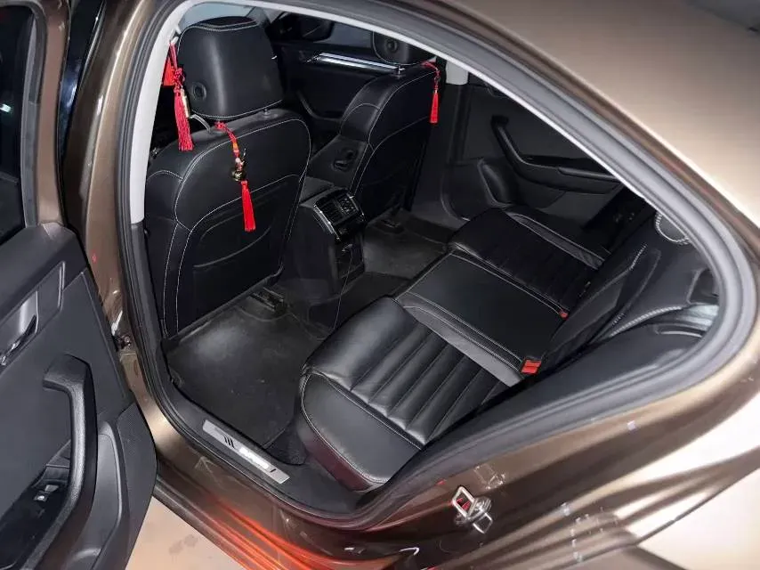 2018 Skoda Kodiak 1.8T 180HP L4 7DCT,autocango,china used car exporter,china ev exporter,chinese used car exporter,chinese used ev exporter