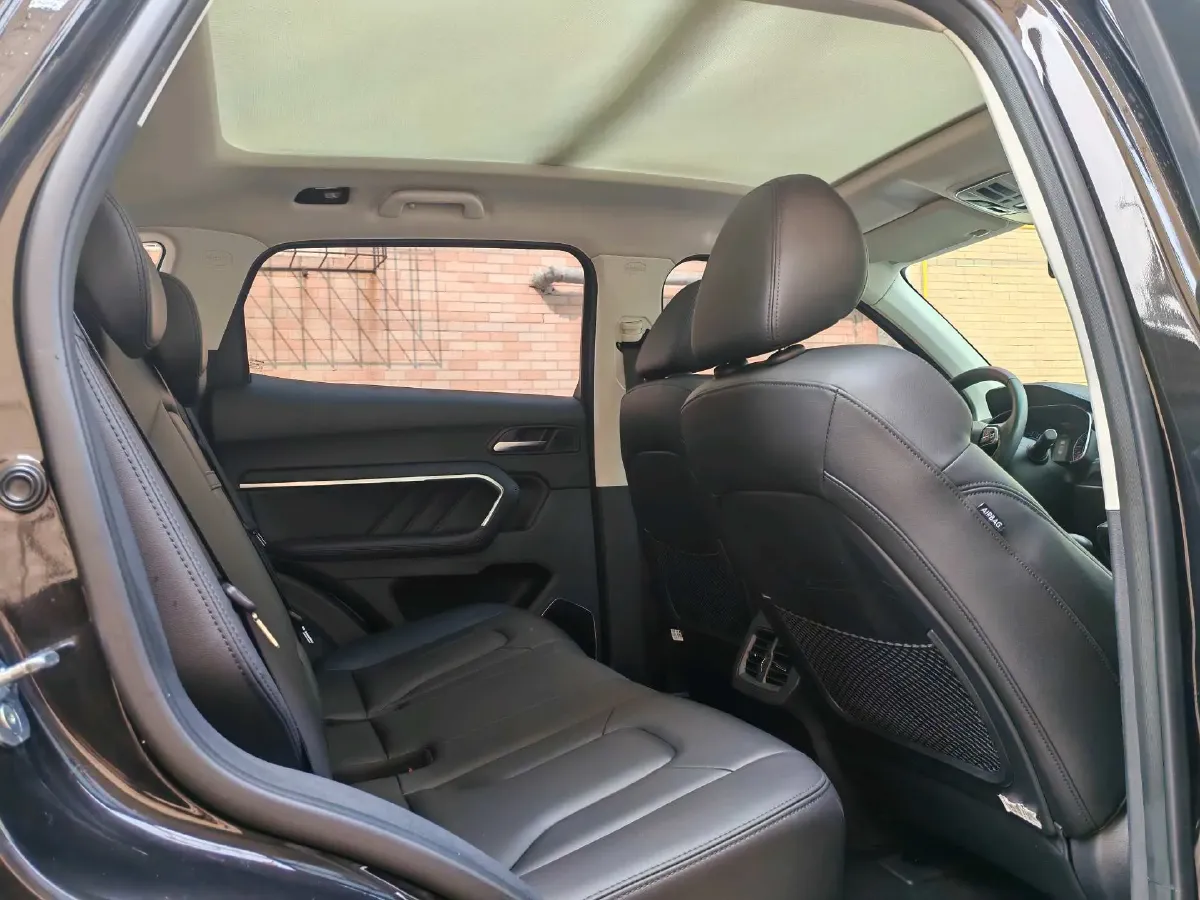 2017 Haval H6 1.5T 169HP L4 7DCT,autocango,china used car exporter,china ev exporter,chinese used car exporter,chinese used ev exporter