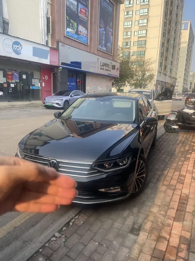 2020 Volkswagen Magotan 2.0T 186HP L4 7DCT,autocango,china used car exporter,china ev exporter,chinese used car exporter,chinese used ev exporter