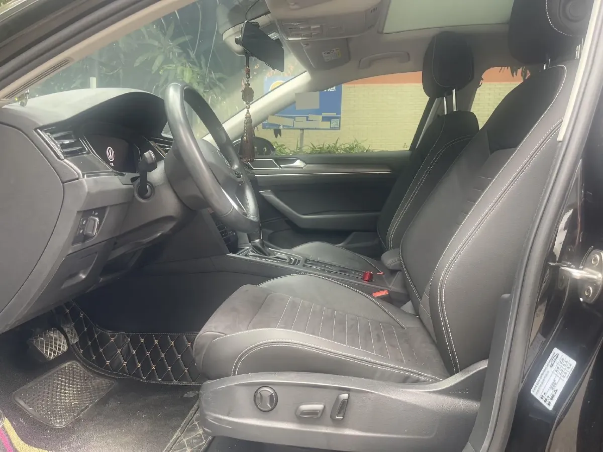 2020 Volkswagen Magotan 2.0T 186HP L4 7DCT,autocango,china used car exporter,china ev exporter,chinese used car exporter,chinese used ev exporter