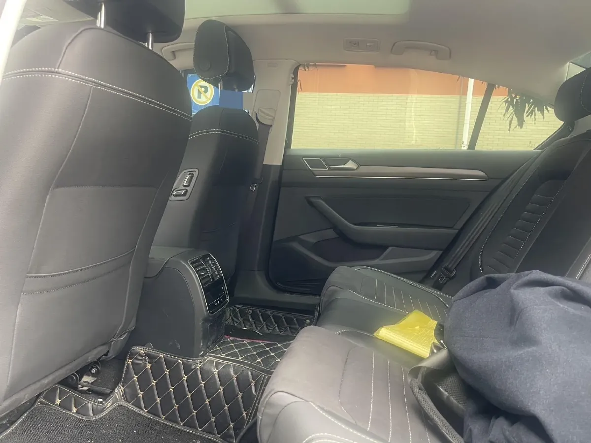 2020 Volkswagen Magotan 2.0T 186HP L4 7DCT,autocango,china used car exporter,china ev exporter,chinese used car exporter,chinese used ev exporter