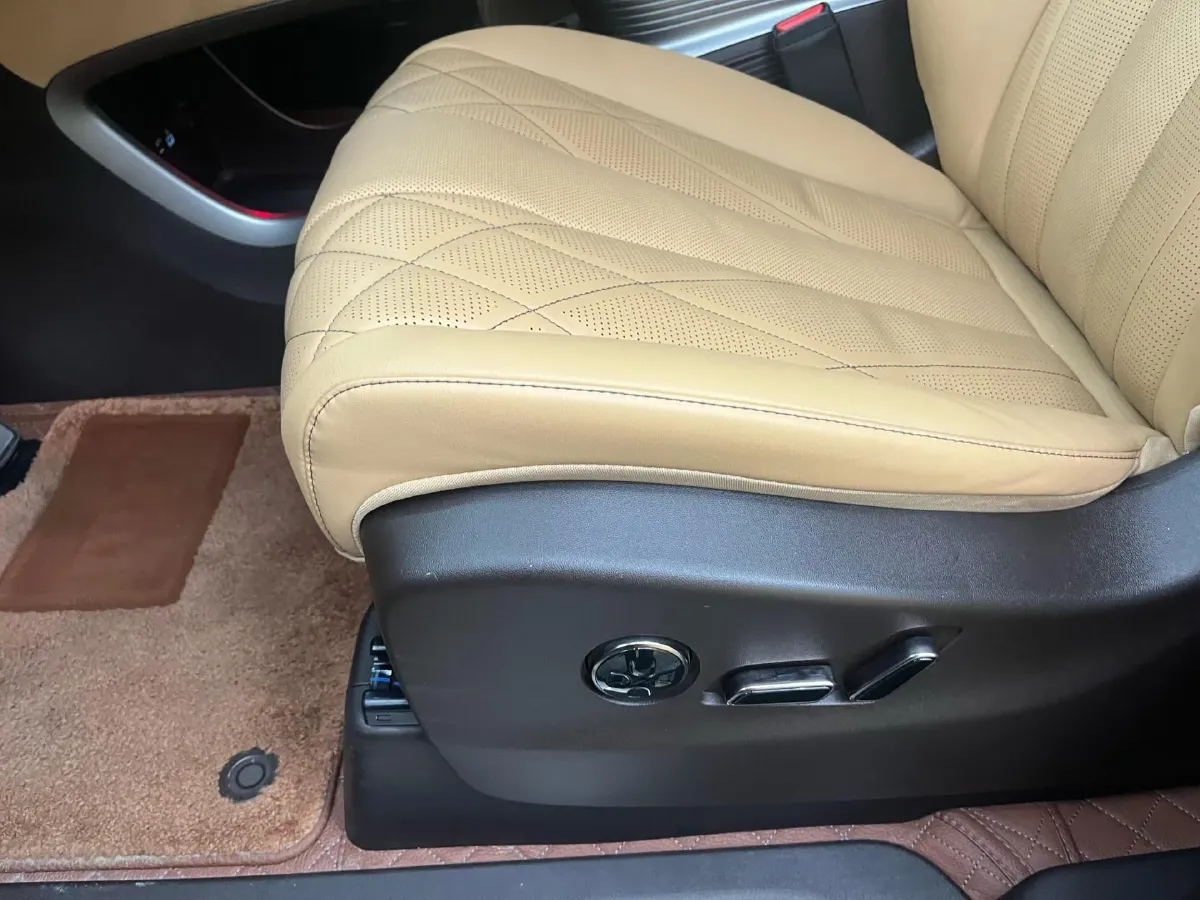 2025 Denza D9 1.5T 156HP L4 E-CVT PHEV 40KWH,autocango,china used car exporter,china ev exporter,chinese used car exporter,chinese used ev exporter