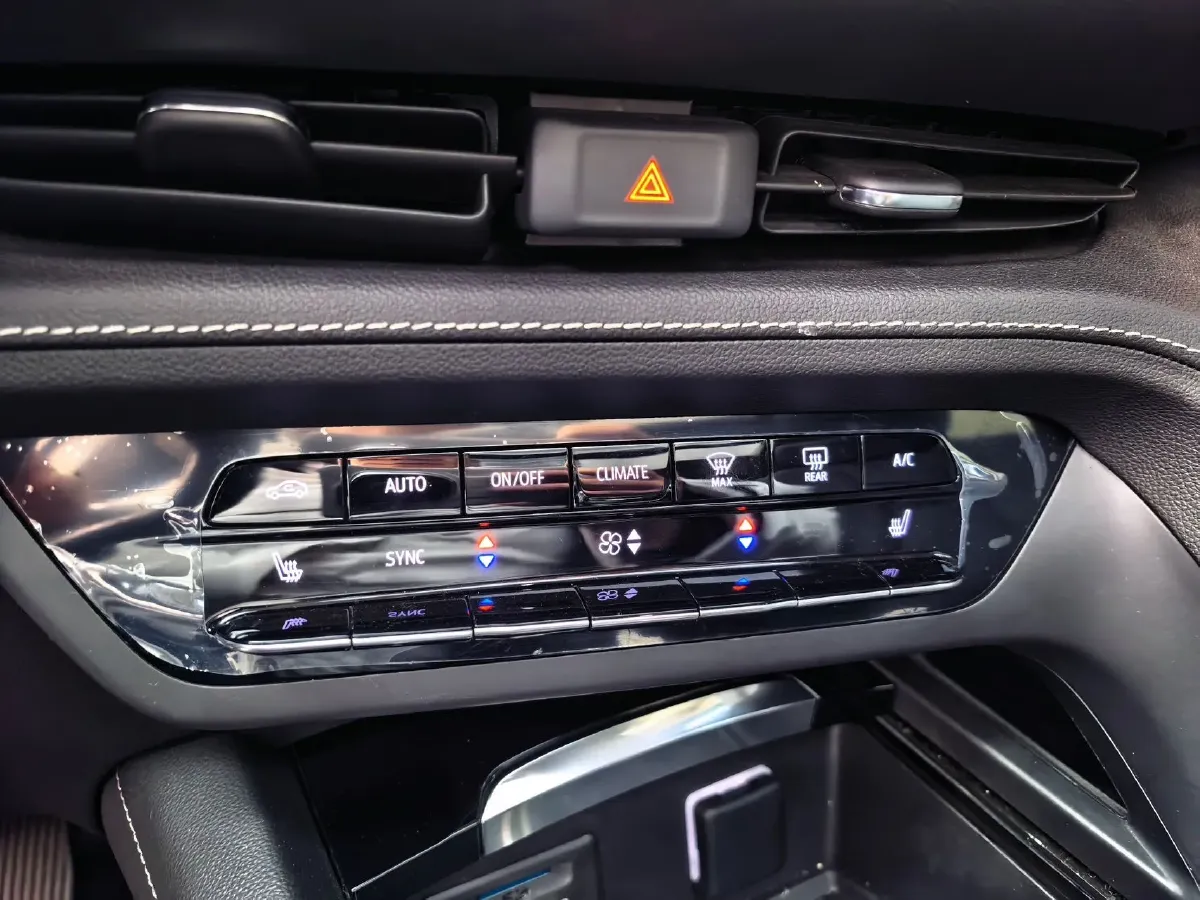 2021 Buick EnvisionPlus 2.0T 237HP L4 9AT,autocango,china used car exporter,china ev exporter,chinese used car exporter,chinese used ev exporter