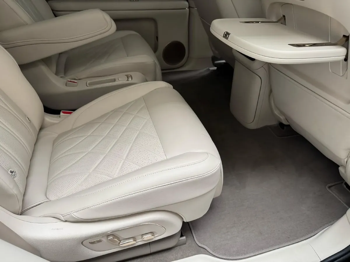 2026 IM LS9 REEV 155HP REEV,autocango,china used car exporter,china ev exporter,chinese used car exporter,chinese used ev exporter