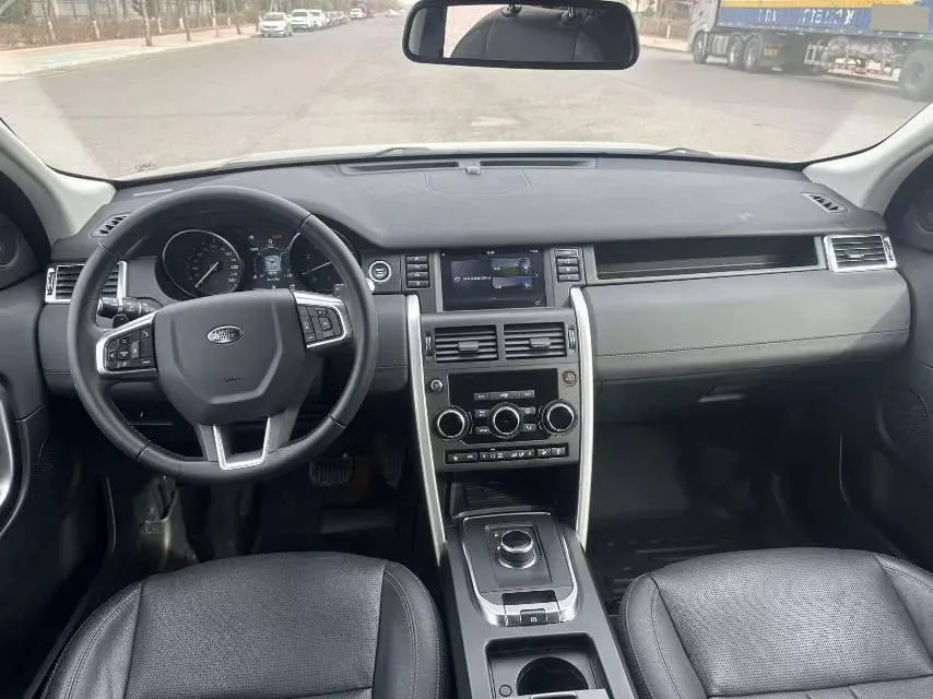 2018 Land Rover Discovery Sport 2.0T 241HP L4 9AT,autocango,china used car exporter,china ev exporter,chinese used car exporter,chinese used ev exporter