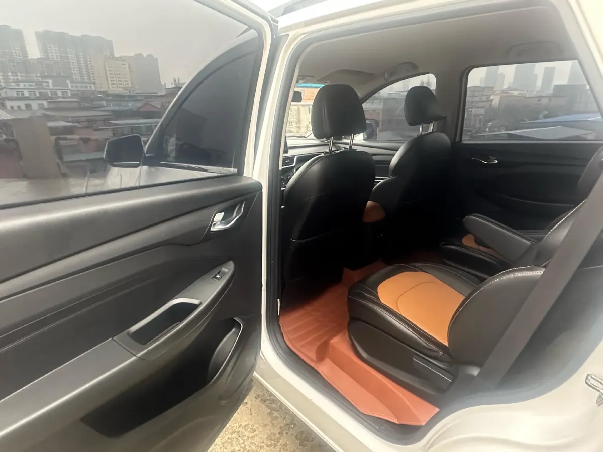 2018 WuLing HongGuang S3 1.5L 112HP L4 6MT,autocango,china used car exporter,china ev exporter,chinese used car exporter,chinese used ev exporter