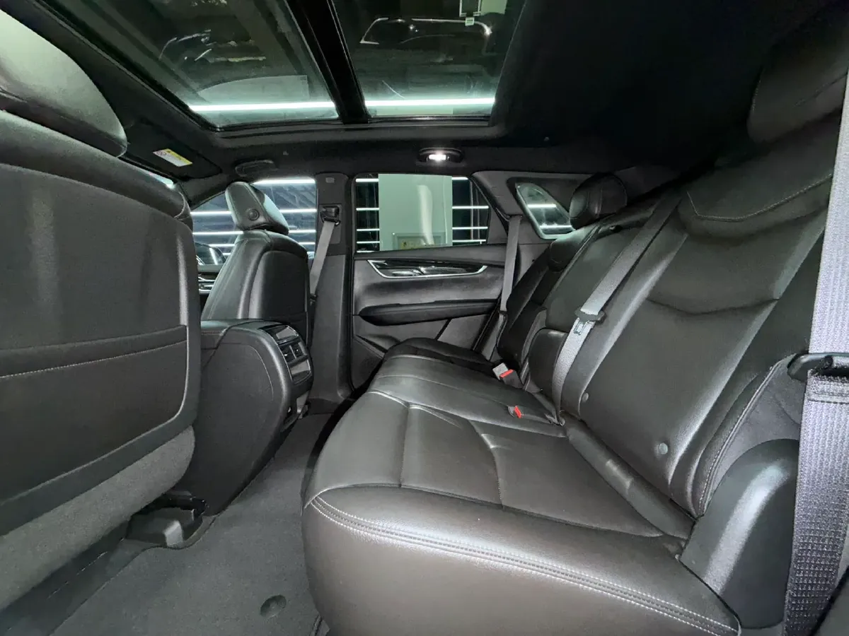 2021 Cadillac XT5 2.0T 237HP L4 9AT,autocango,china used car exporter,china ev exporter,chinese used car exporter,chinese used ev exporter