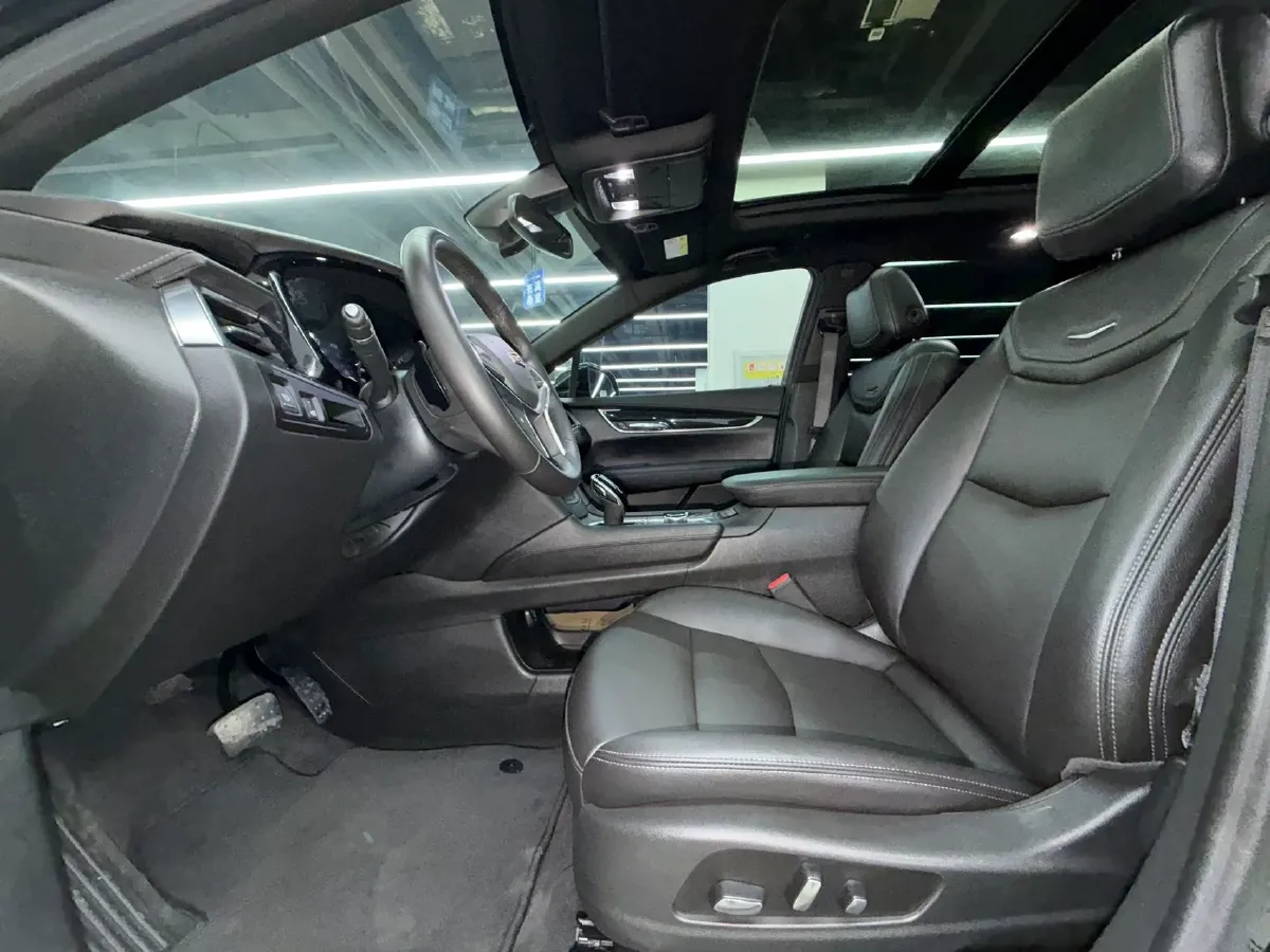 2021 Cadillac XT5 2.0T 237HP L4 9AT,autocango,china used car exporter,china ev exporter,chinese used car exporter,chinese used ev exporter