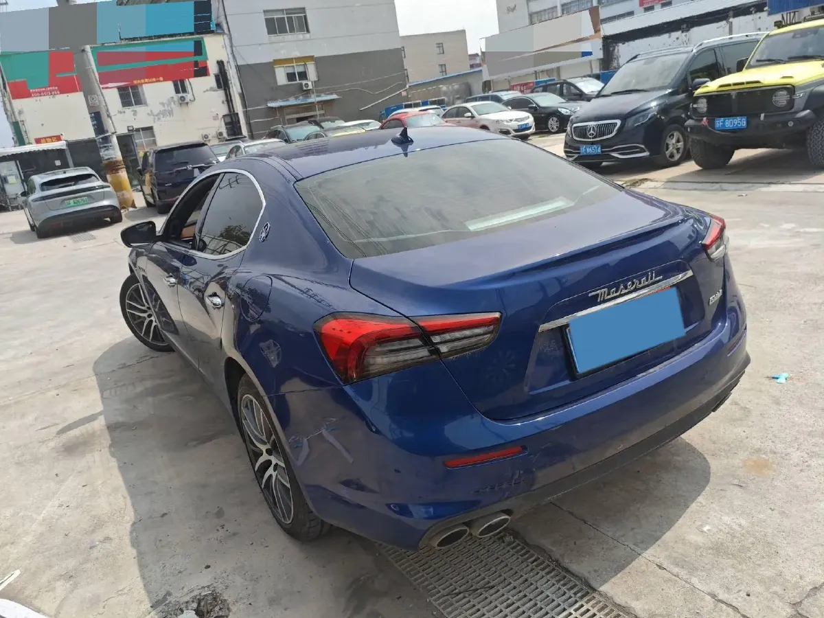 2021 Maserati Ghibli 2.0T 330HP L4 8AT,autocango,china used car exporter,china ev exporter,chinese used car exporter,chinese used ev exporter