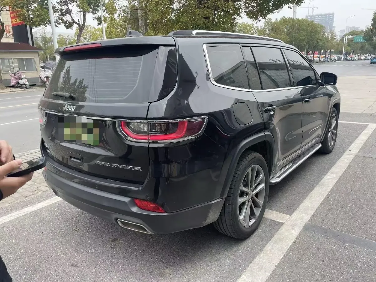 2018 Jeep Grand Commander 2.0T 265HP L4 9AT,autocango,china used car exporter,china ev exporter,chinese used car exporter,chinese used ev exporter