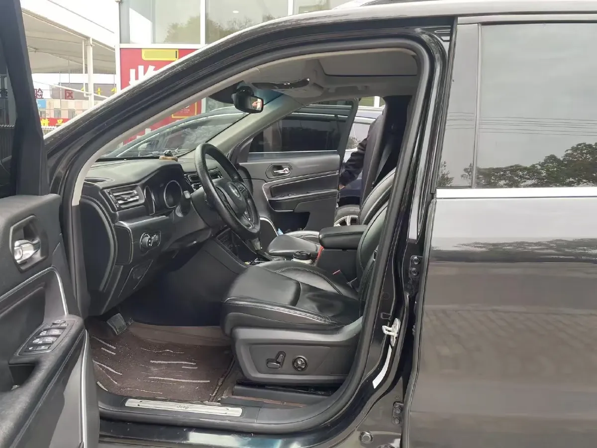 2018 Jeep Grand Commander 2.0T 265HP L4 9AT,autocango,china used car exporter,china ev exporter,chinese used car exporter,chinese used ev exporter