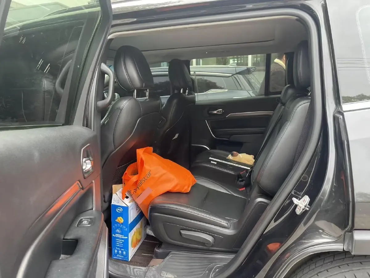 2018 Jeep Grand Commander 2.0T 265HP L4 9AT,autocango,china used car exporter,china ev exporter,chinese used car exporter,chinese used ev exporter