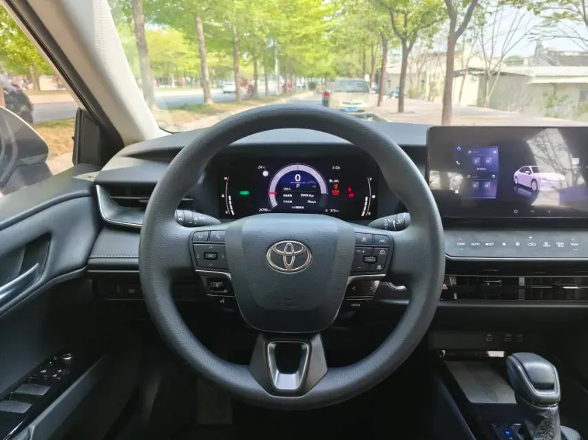 2024 Toyota Camry 2.0L 152HP L4 E-CVT Hybrid,autocango,china used car exporter,china ev exporter,chinese used car exporter,chinese used ev exporter