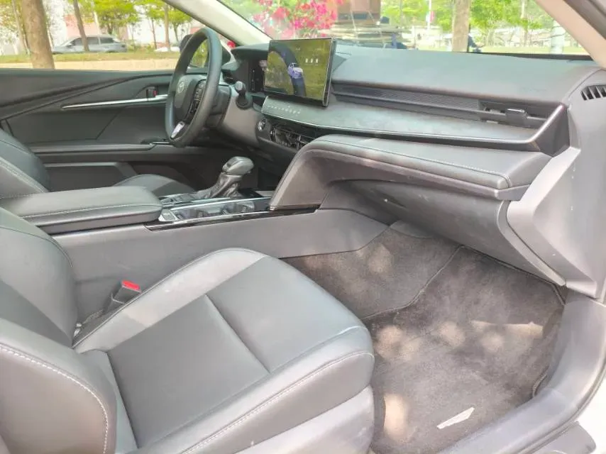 2024 Toyota Camry 2.0L 152HP L4 E-CVT Hybrid,autocango,china used car exporter,china ev exporter,chinese used car exporter,chinese used ev exporter