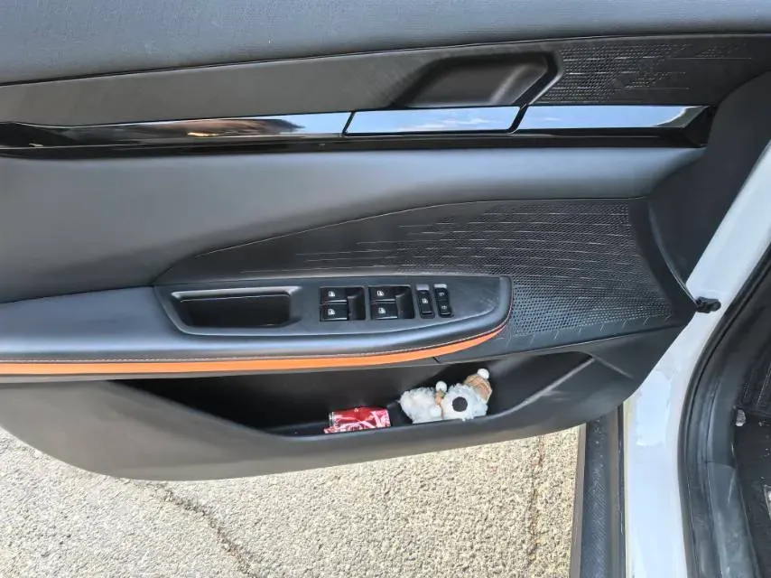 2022 ChangAn UNI-V 1.5T 188HP L4 7DCT,autocango,china used car exporter,china ev exporter,chinese used car exporter,chinese used ev exporter