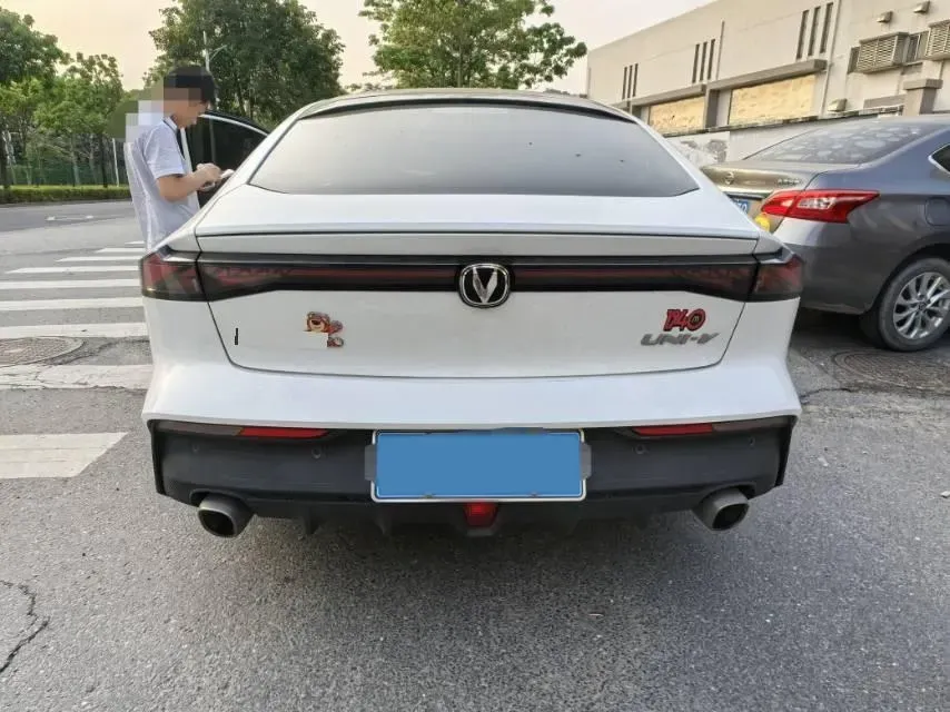 2022 ChangAn UNI-V 1.5T 188HP L4 7DCT,autocango,china used car exporter,china ev exporter,chinese used car exporter,chinese used ev exporter