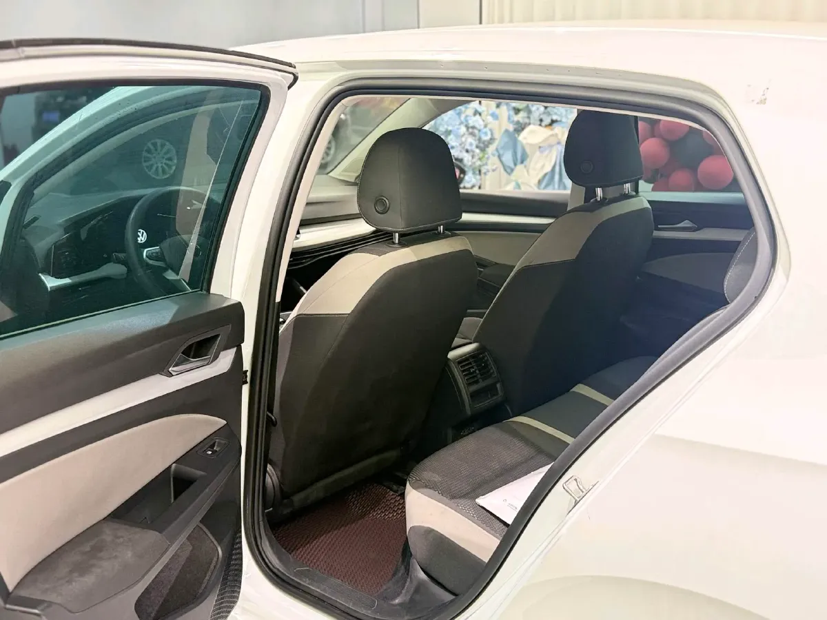 2021 Volkswagen Golf 1.2T 116HP L4 7DCT,autocango,china used car exporter,china ev exporter,chinese used car exporter,chinese used ev exporter