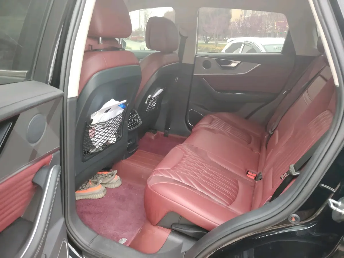 2023 HongQi HS5 2.0T 252HP L4 8AT,autocango,china used car exporter,china ev exporter,chinese used car exporter,chinese used ev exporter