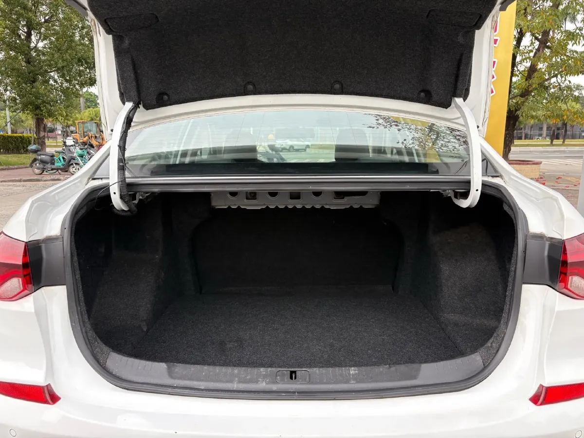 2020 Chevrolet Monza 1.0T 125HP L3 6DCT,autocango,china used car exporter,china ev exporter,chinese used car exporter,chinese used ev exporter