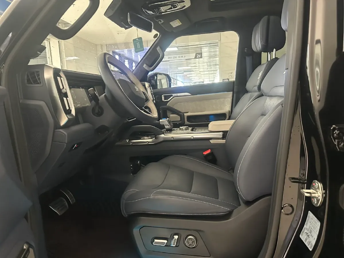 2024 Jetour ShanHai TravellerC-DM 1.5T 156HP L4 3DHT PHEV 43.24KWH,autocango,china used car exporter,china ev exporter,chinese used car exporter,chinese used ev exporter