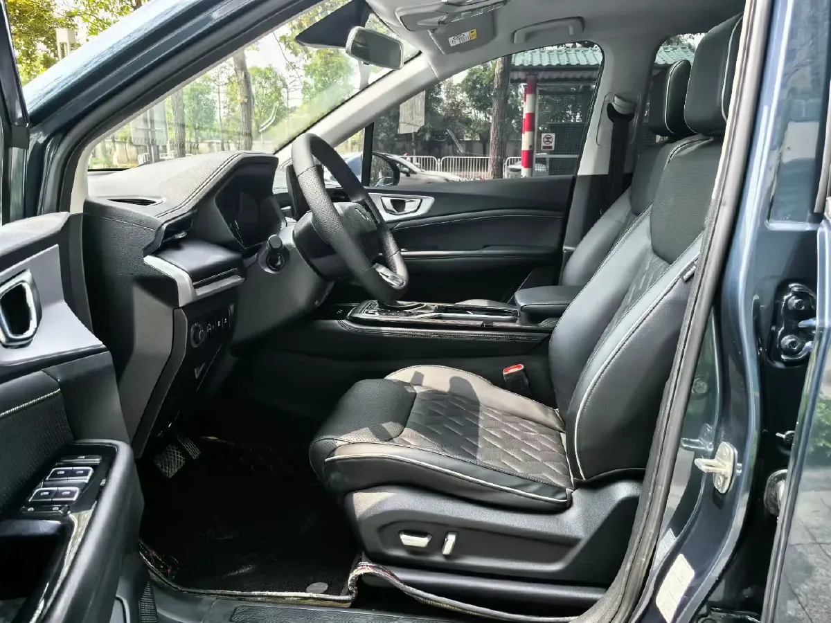 2022 Venucia T60 1.6L 126HP L4 CVT,autocango,china used car exporter,china ev exporter,chinese used car exporter,chinese used ev exporter