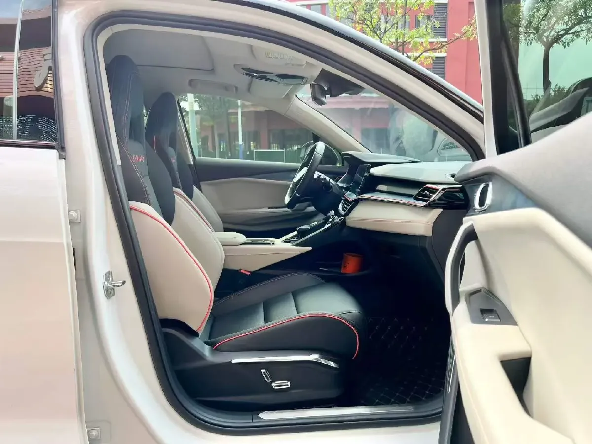 2020 LYNK&CO 06 1.5T 177HP L3 7DCT,autocango,china used car exporter,china ev exporter,chinese used car exporter,chinese used ev exporter