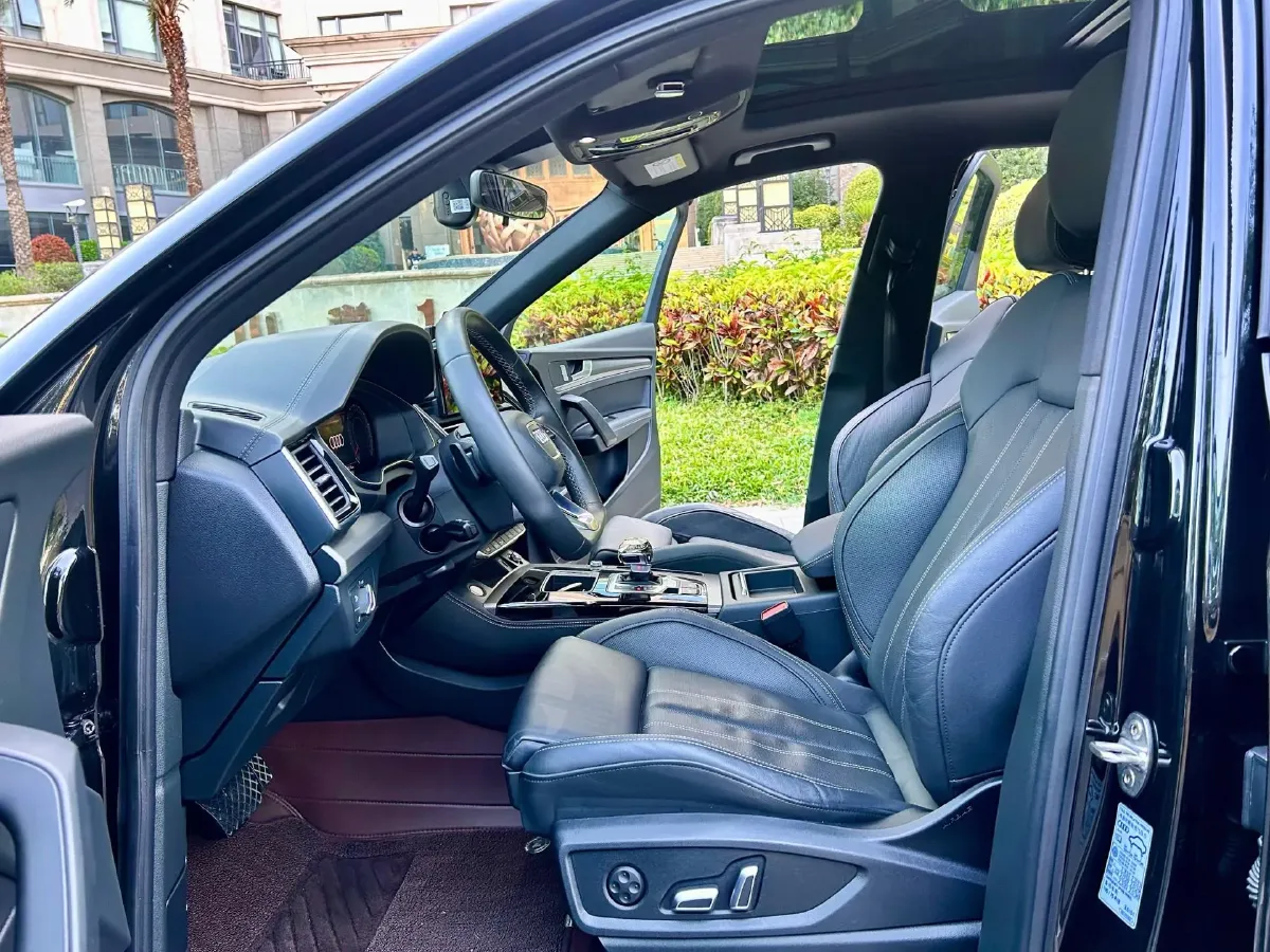 2023 Audi Q5L 2.0T 190HP L4 7DCT,autocango,china used car exporter,china ev exporter,chinese used car exporter,chinese used ev exporter